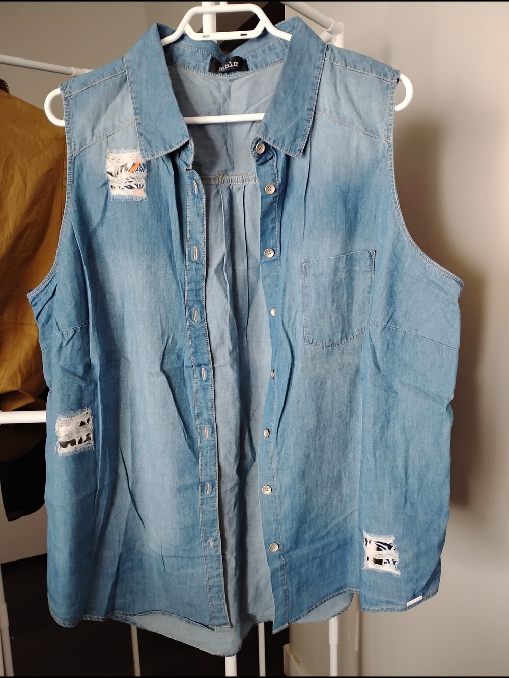 MBLM Women's Light Wash Denim Sleeveless Collared Button-Up Jeans Vest Shirt